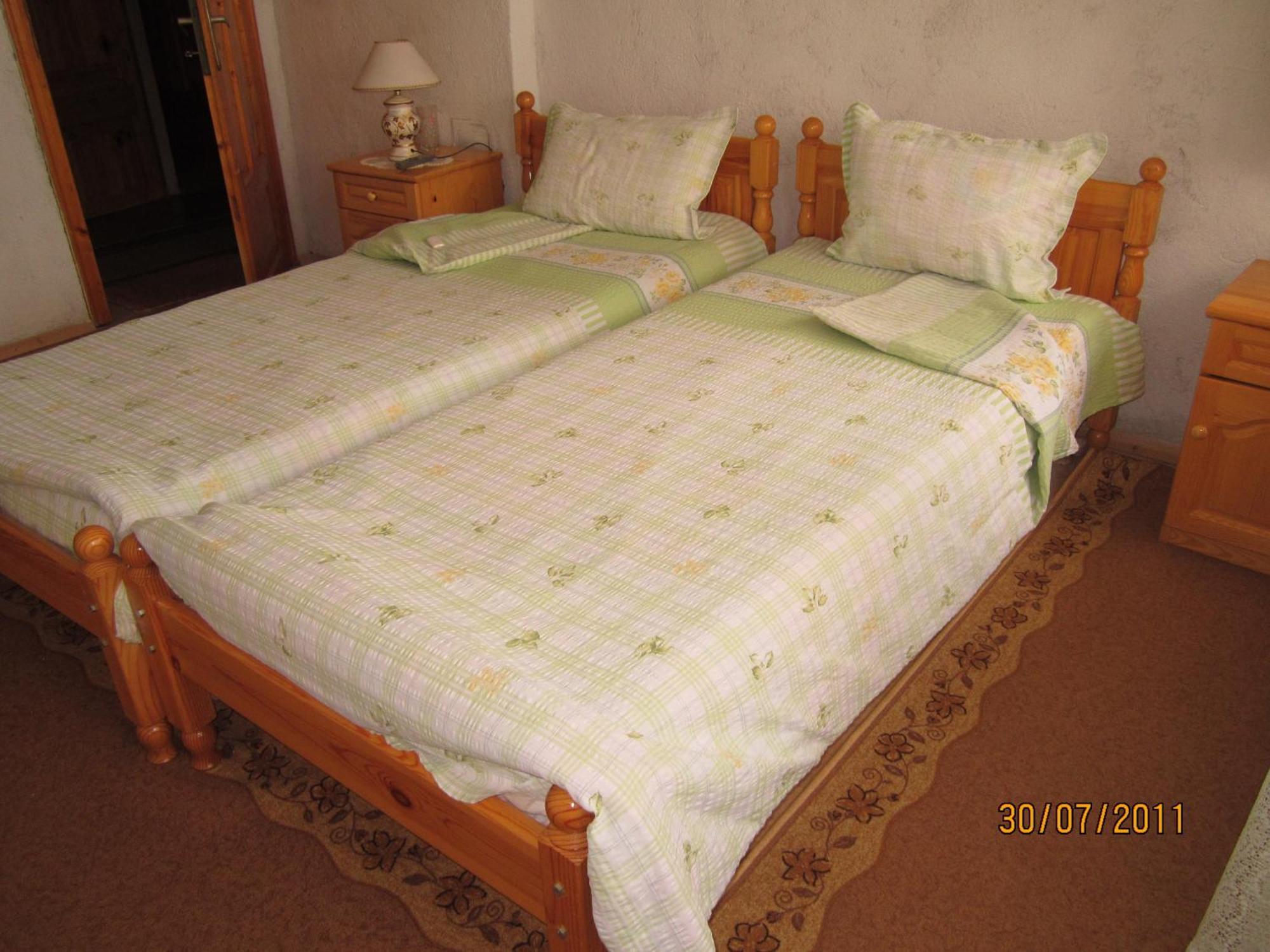 ترايغراد Kristal Guest House الغرفة الصورة